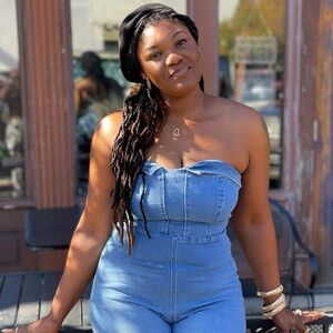 Meet your Posher, Ebony